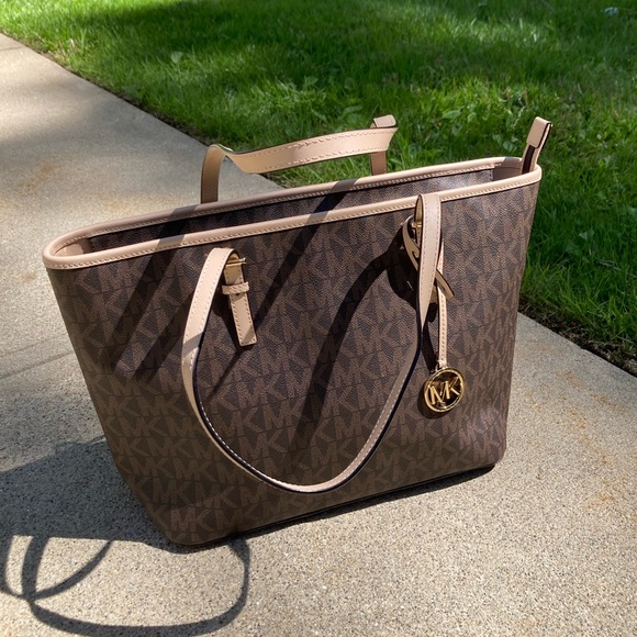 Michael Kors Jet Set Charm Zipper Closure Tote Bag Brown Purse Cream Leather - Picture 8 of 17